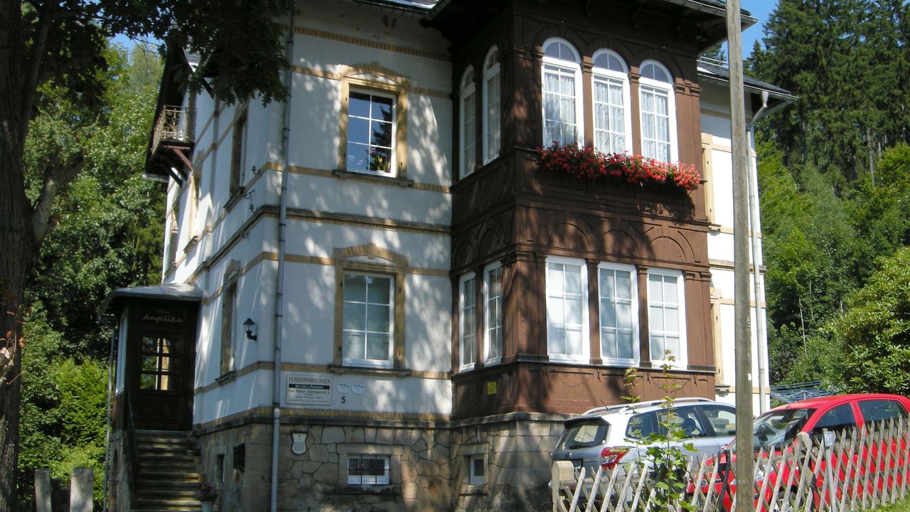 Villa Parkplatz Villa Parkplatz